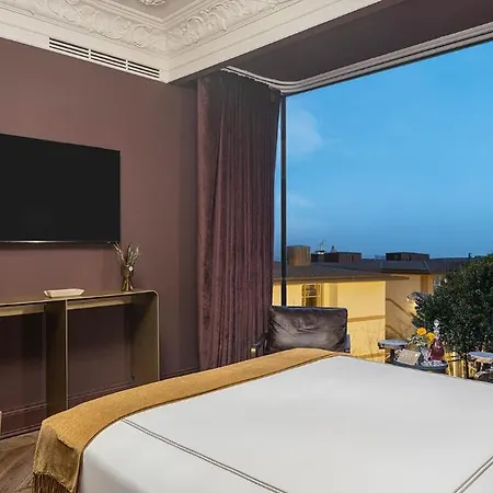 Hotel The Komana Binbirdirek 5*