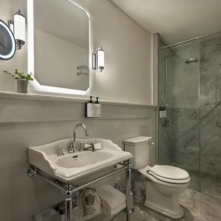 Hotel The Komana Binbirdirek 5*