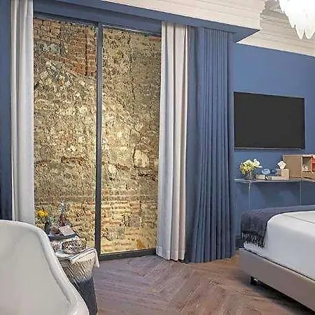 Hotel The Komana Binbirdirek 5*