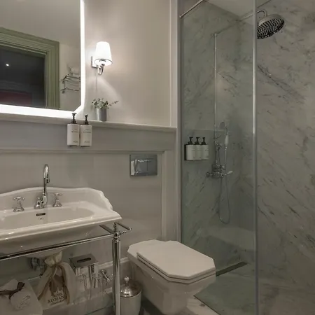 Komana Binbirdirek Hotell